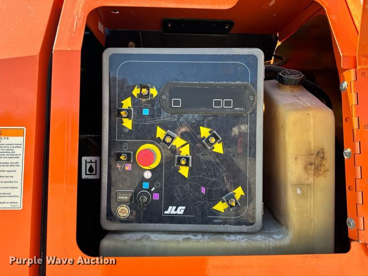 image for item NM9040 2006 JLG 660SJ  boom lift