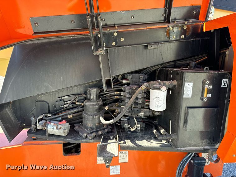 image for item NM9040 2006 JLG 660SJ  boom lift