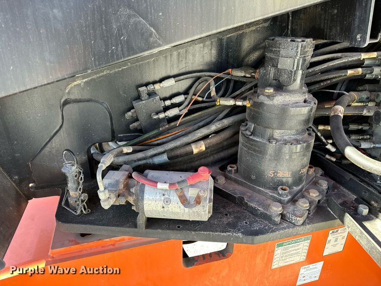 image for item NM9040 2006 JLG 660SJ  boom lift