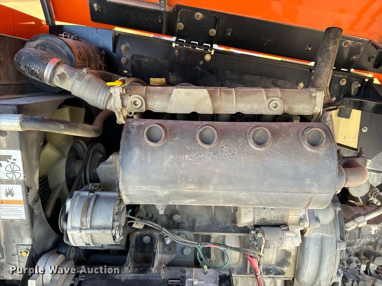 image for item NM9040 2006 JLG 660SJ  boom lift