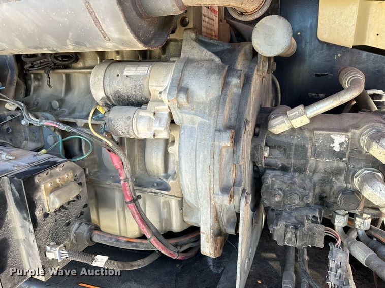 image for item NM9040 2006 JLG 660SJ  boom lift