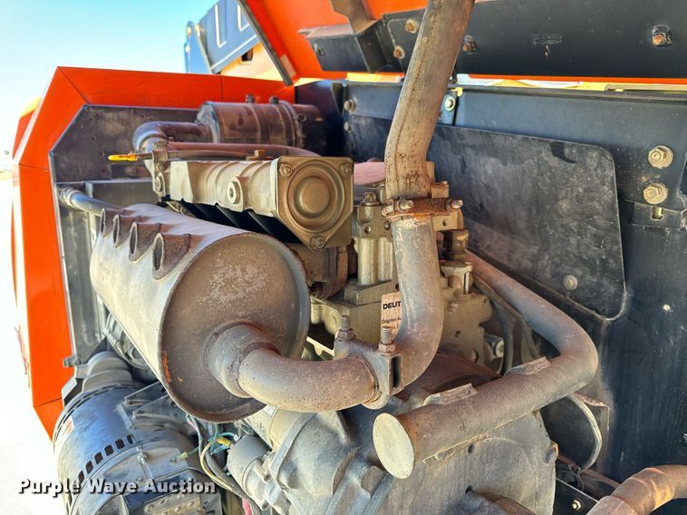 image for item NM9040 2006 JLG 660SJ  boom lift