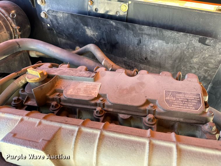 image for item NM9040 2006 JLG 660SJ  boom lift