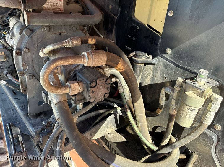 image for item NM9040 2006 JLG 660SJ  boom lift