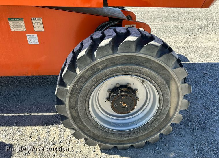 image for item NM9040 2006 JLG 660SJ  boom lift