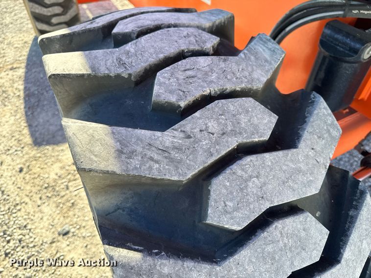 image for item NM9040 2006 JLG 660SJ  boom lift