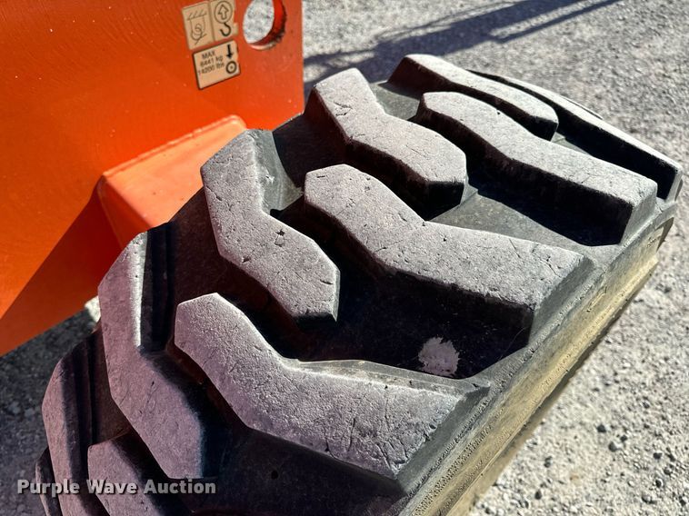 image for item NM9040 2006 JLG 660SJ  boom lift