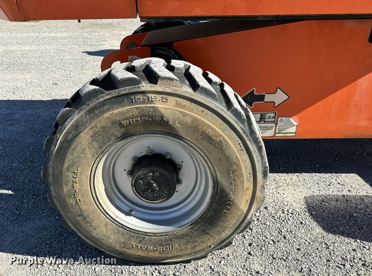 image for item NM9040 2006 JLG 660SJ  boom lift