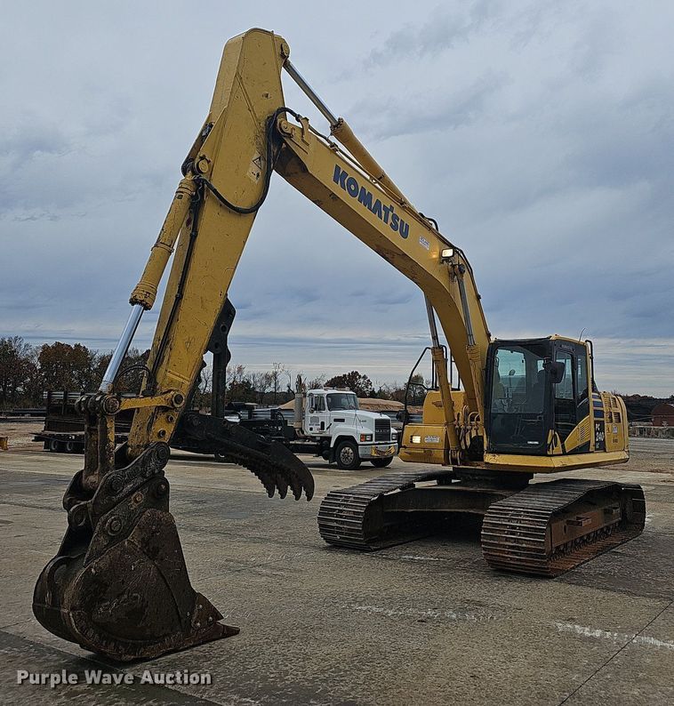 image for item NP9101 2014 Komatsu PC240LC-10  excavator