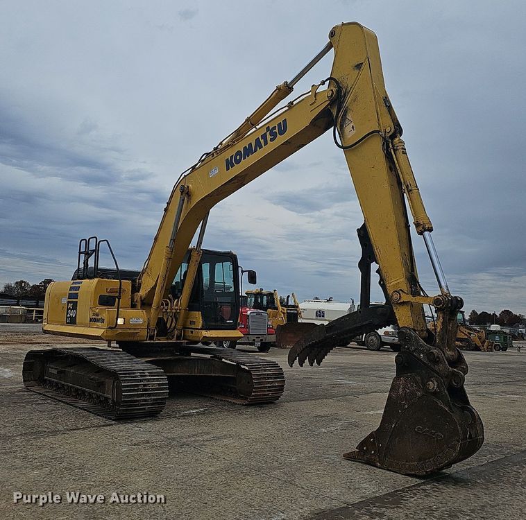 image for item NP9101 2014 Komatsu PC240LC-10  excavator