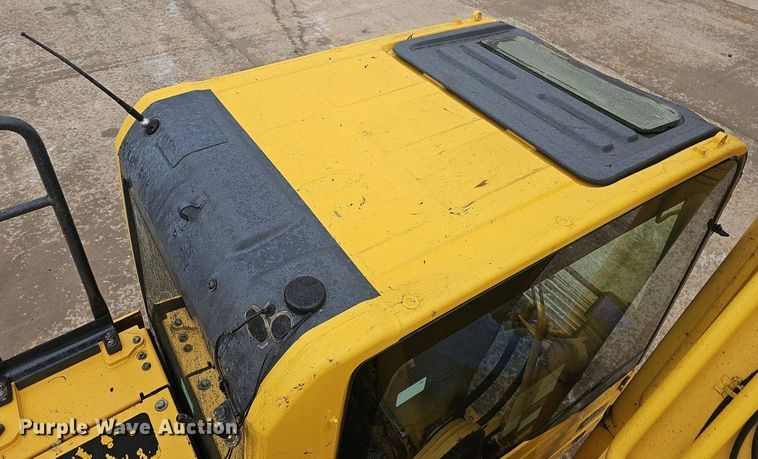 image for item NP9101 2014 Komatsu PC240LC-10  excavator