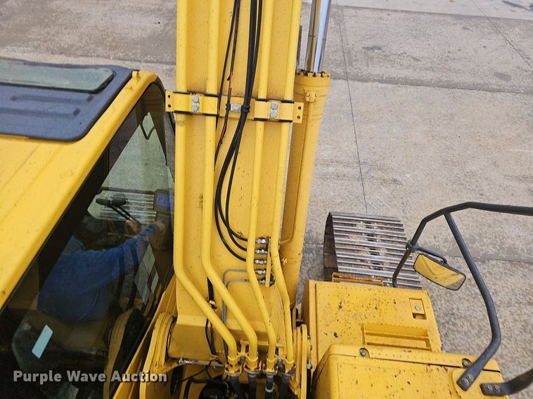image for item NP9101 2014 Komatsu PC240LC-10  excavator