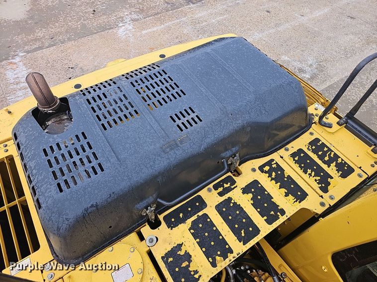 image for item NP9101 2014 Komatsu PC240LC-10  excavator