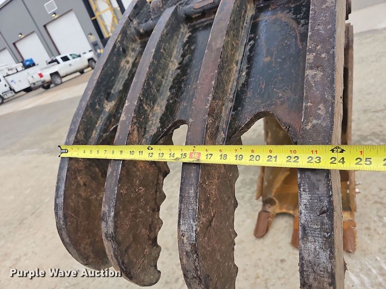 image for item NP9101 2014 Komatsu PC240LC-10  excavator