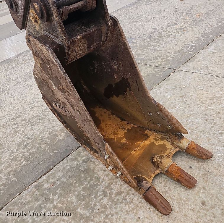 image for item NP9101 2014 Komatsu PC240LC-10  excavator