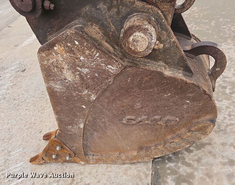 image for item NP9101 2014 Komatsu PC240LC-10  excavator