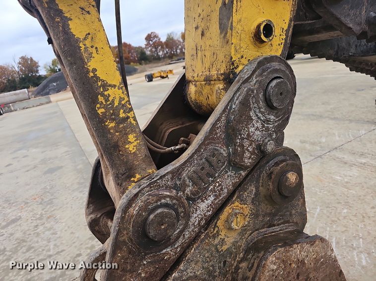 image for item NP9101 2014 Komatsu PC240LC-10  excavator