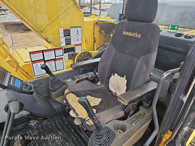 image for item NP9101 2014 Komatsu PC240LC-10  excavator