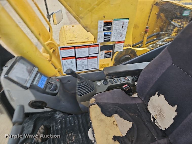 image for item NP9101 2014 Komatsu PC240LC-10  excavator