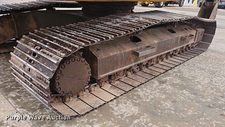 image for item NP9101 2014 Komatsu PC240LC-10  excavator