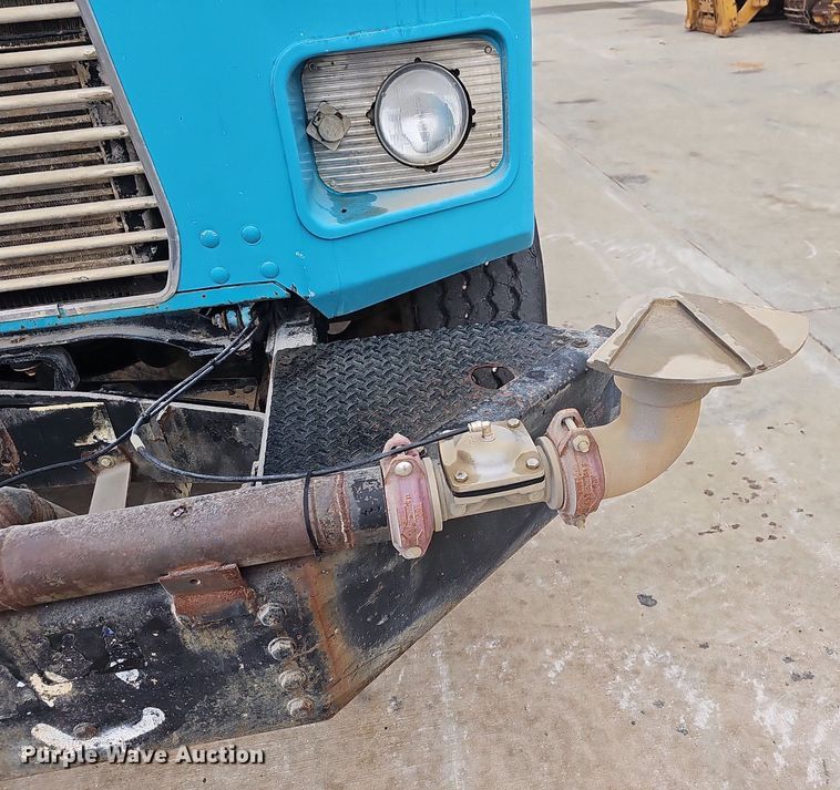 image for item NP9103 1992 Mack DM690S  water truck