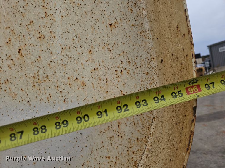 image for item NP9103 1992 Mack DM690S  water truck