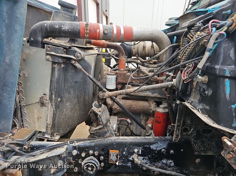 image for item NP9103 1992 Mack DM690S  water truck