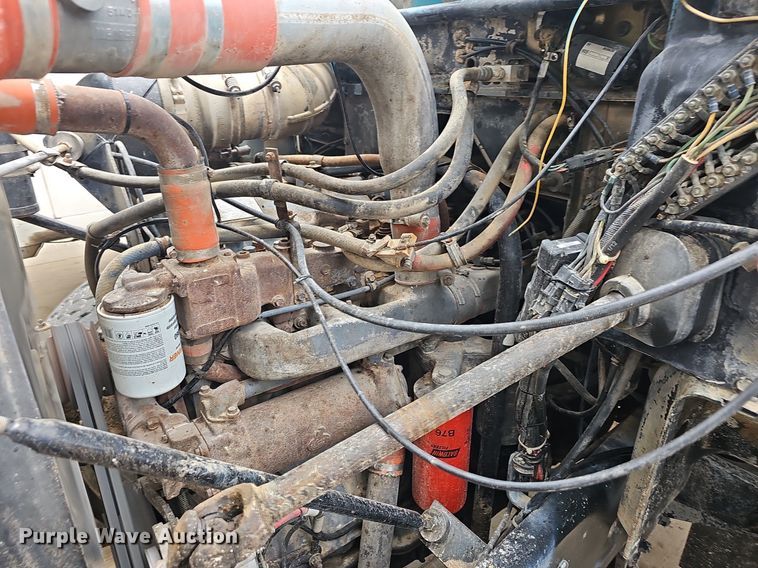 image for item NP9103 1992 Mack DM690S  water truck