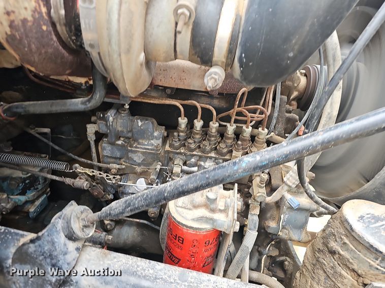 image for item NP9103 1992 Mack DM690S  water truck