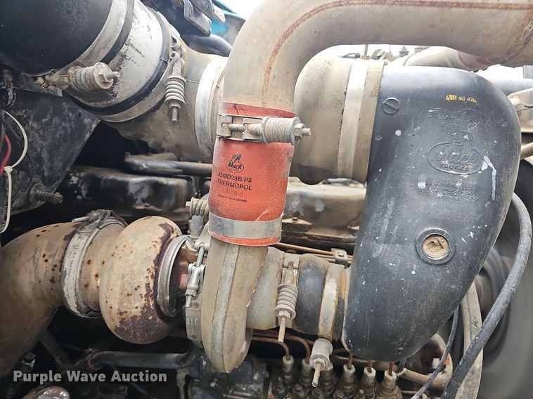 image for item NP9103 1992 Mack DM690S  water truck