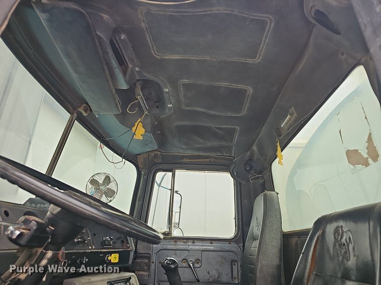 image for item NP9103 1992 Mack DM690S  water truck