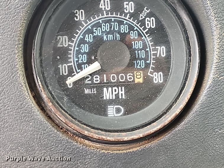 image for item NP9103 1992 Mack DM690S  water truck