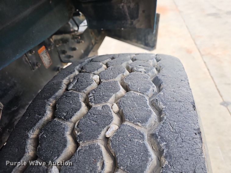 image for item NP9103 1992 Mack DM690S  water truck