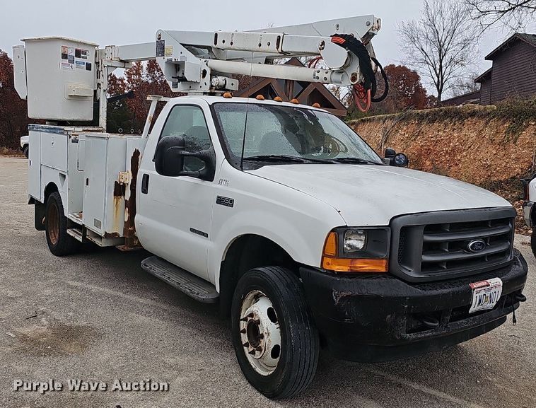 image for item NP9122 2001 Ford F550 Super Duty XL  bucket truck