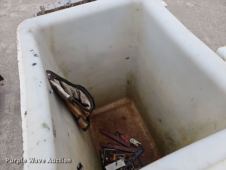 image for item NP9122 2001 Ford F550 Super Duty XL  bucket truck