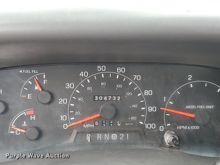 image for item NP9122 2001 Ford F550 Super Duty XL  bucket truck