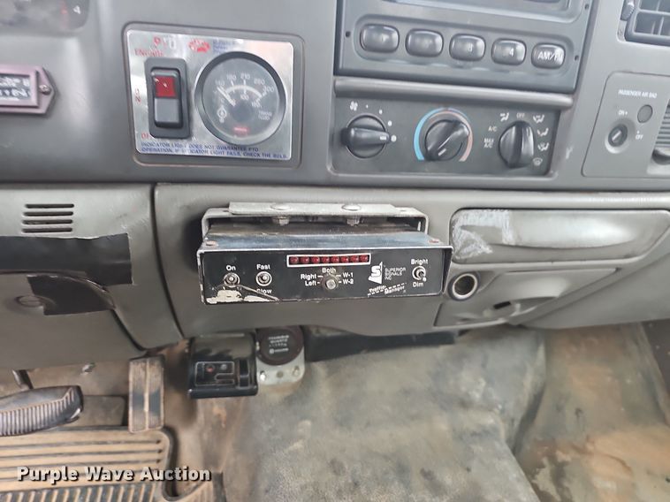 image for item NP9122 2001 Ford F550 Super Duty XL  bucket truck