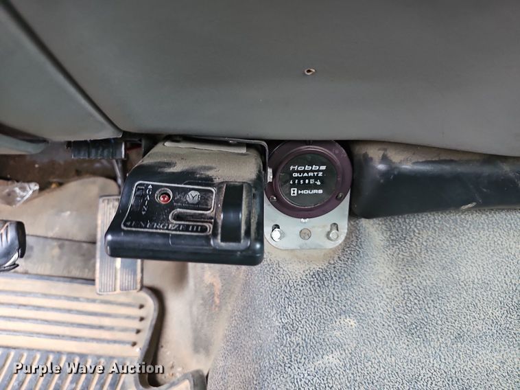 image for item NP9122 2001 Ford F550 Super Duty XL  bucket truck