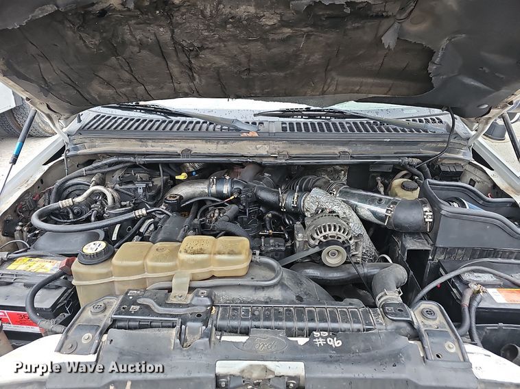 image for item NP9122 2001 Ford F550 Super Duty XL  bucket truck