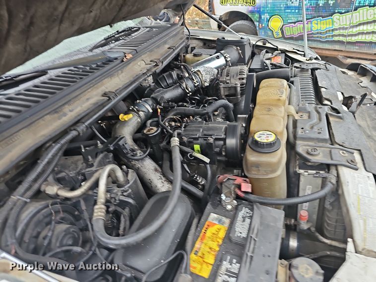 image for item NP9122 2001 Ford F550 Super Duty XL  bucket truck