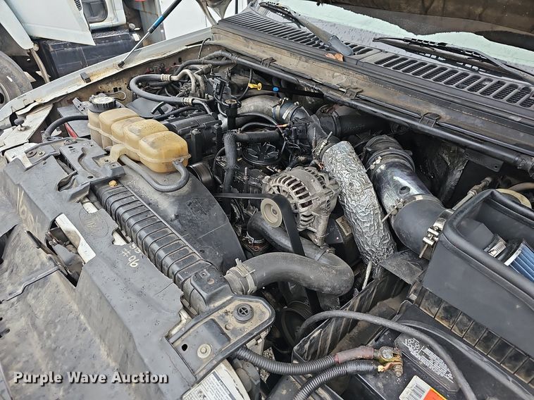 image for item NP9122 2001 Ford F550 Super Duty XL  bucket truck