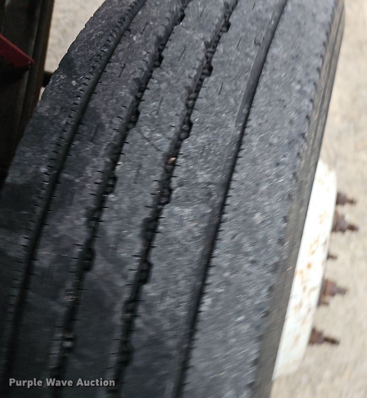 image for item NP9122 2001 Ford F550 Super Duty XL  bucket truck