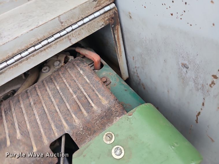 image for item NP9123 2002 Chevrolet Silverado 3500HD  bucket truck