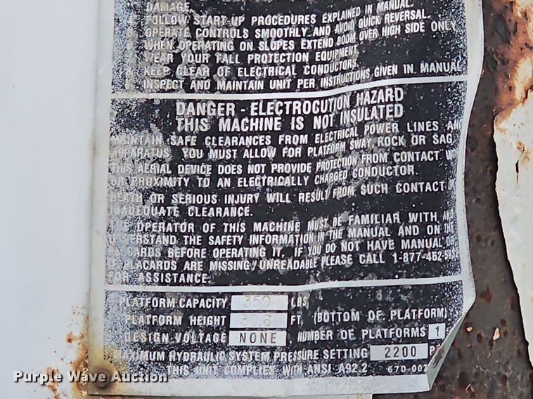 image for item NP9123 2002 Chevrolet Silverado 3500HD  bucket truck