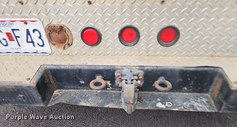 image for item NP9123 2002 Chevrolet Silverado 3500HD  bucket truck