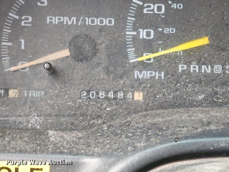 image for item NP9123 2002 Chevrolet Silverado 3500HD  bucket truck