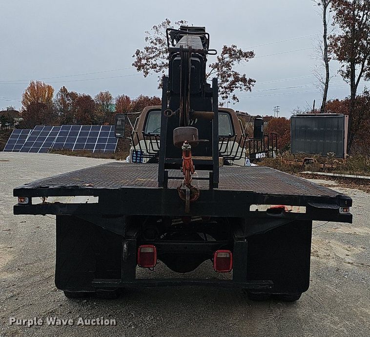 image for item NP9124 1986 Ford B7000  crane truck