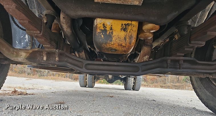 image for item NP9124 1986 Ford B7000  crane truck