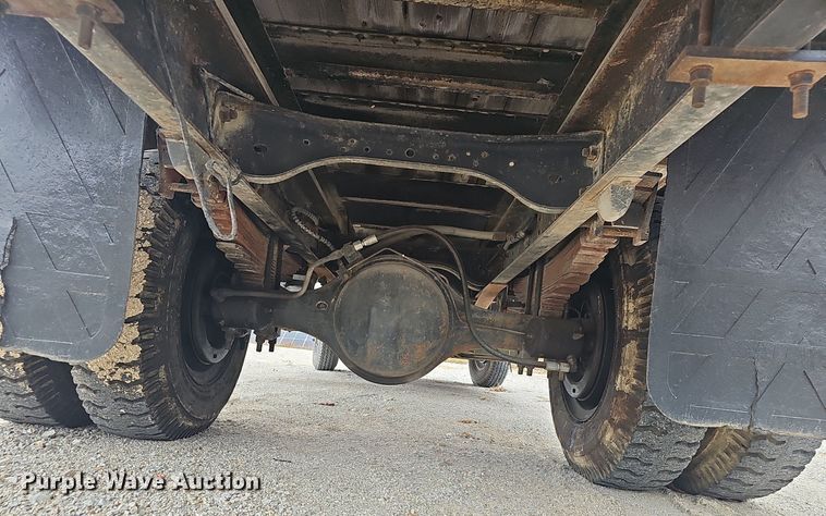 image for item NP9124 1986 Ford B7000  crane truck