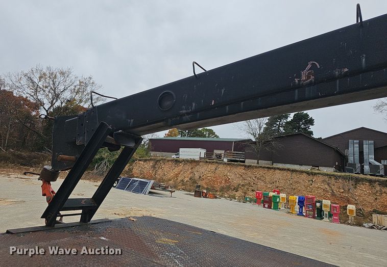 image for item NP9124 1986 Ford B7000  crane truck